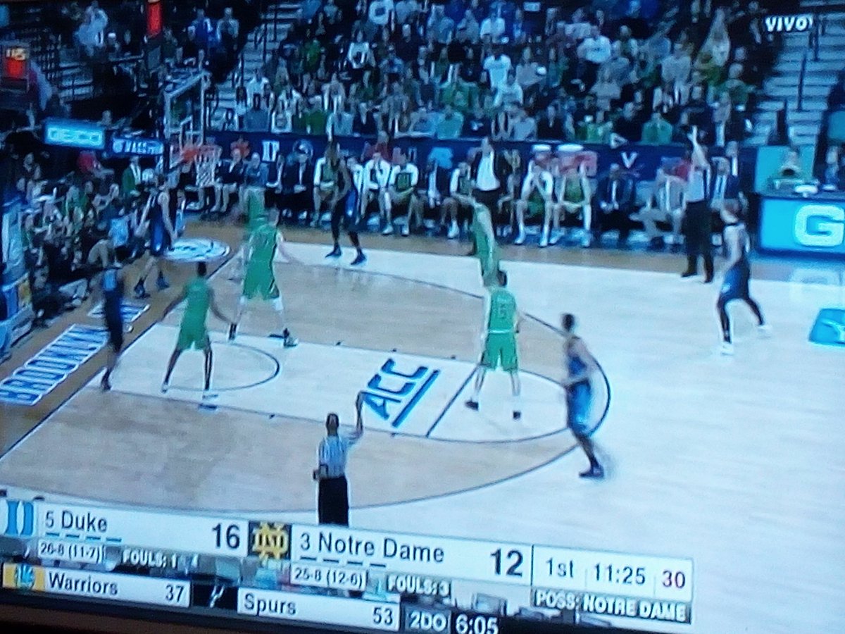 Castelao_JM's tweet photo. Porque no todo es soccer...#Basketball #ACCFinal #MarchMadness #NCAAxESPN @DukeMBB vs @NotreDame https://t.co/2Ko6TfIS49