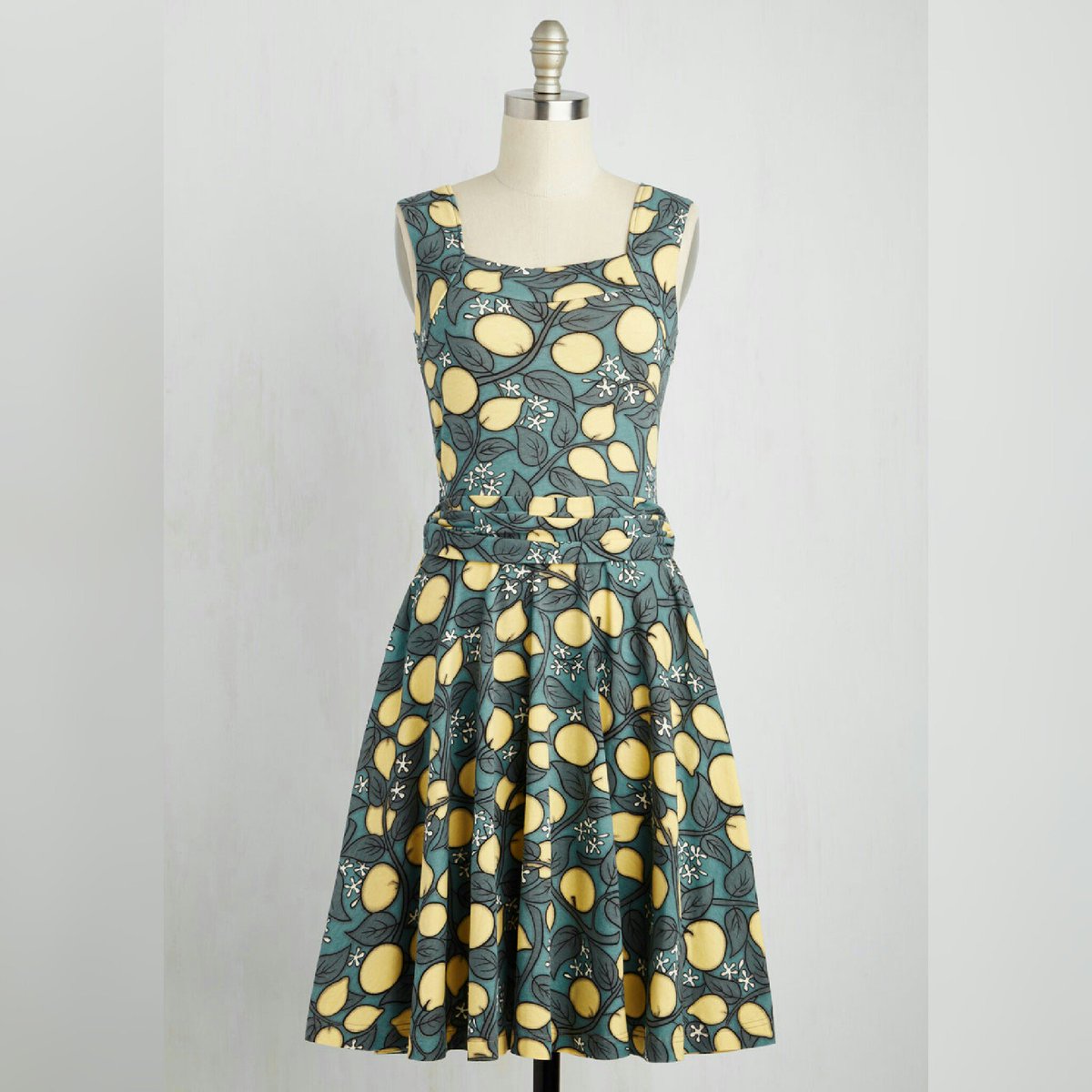 divinnoofficial's tweet photo. #Beautiful #green #abstractprint #short dress with #belt from our latest collection.
For order and customisation call us on +91-9560454446. https://t.co/Y3gAAl0SET