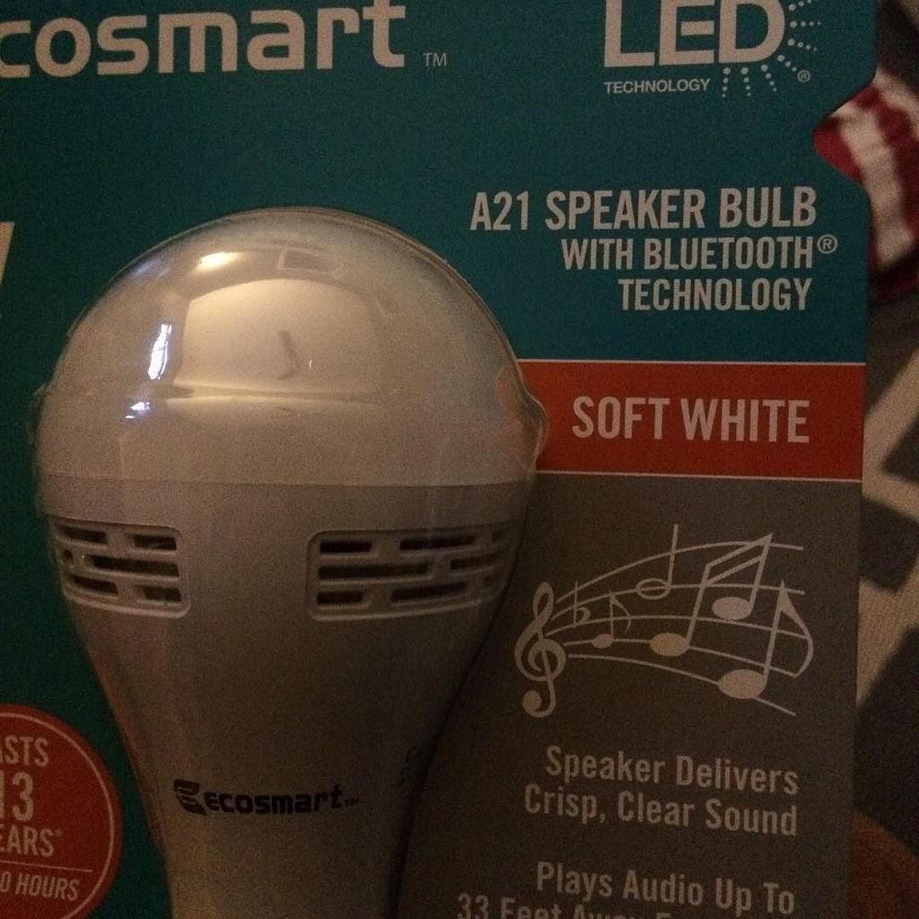 soundinsurgent's tweet image. Just picked this #bluetoothlight up, yeah sometimes the #nerd in me #wins 😜 #djproblems #d… ift.tt/2mdW4L3