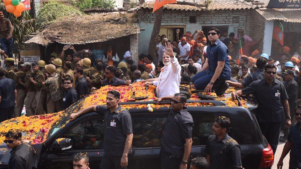 BharatDelhiwala's tweet image. Modi supporters celebrate UP win in US #Modisupporters#celebrate#UPwin#US bit.ly/2ncbdSf