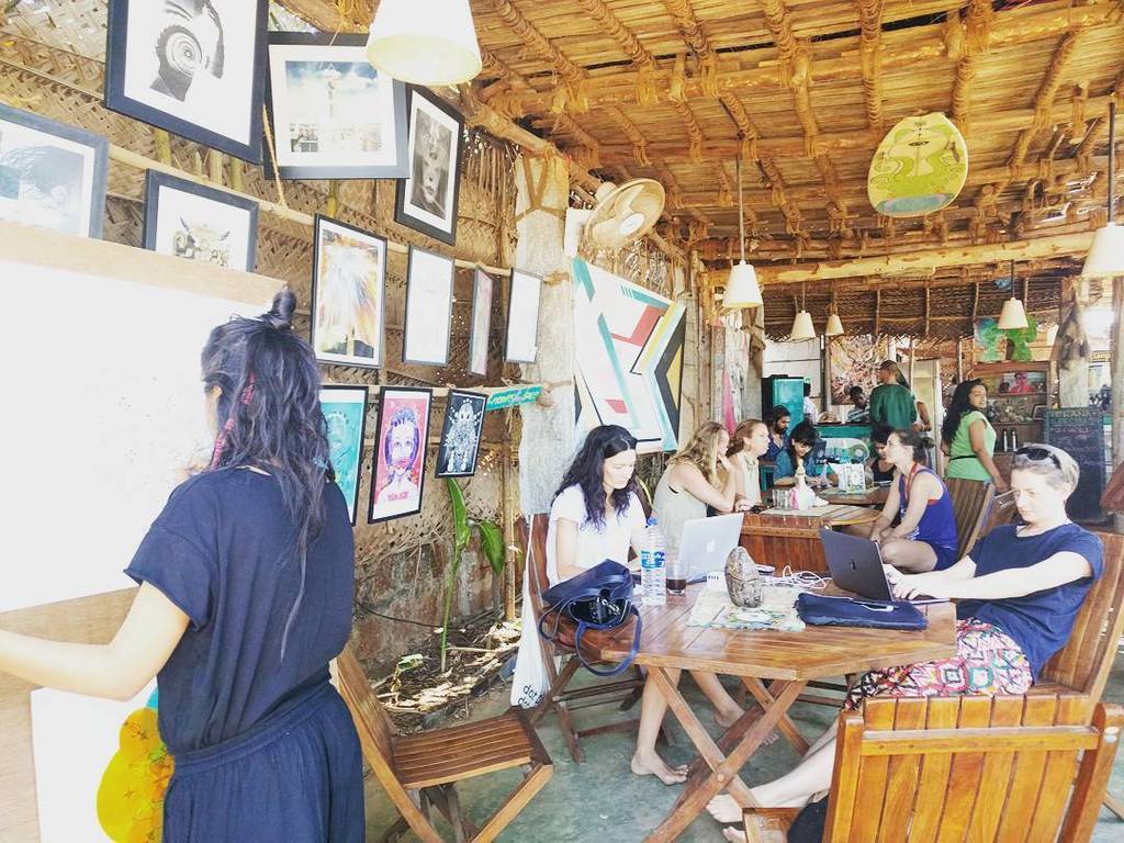 Live art and groovy tunes now going on at #CoffeeSunday. @squidworks is on right now. See … ift.tt/2ni5NlB