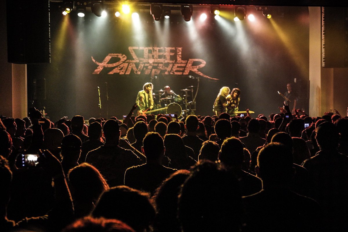 LivewireAZ's tweet photo. LIVE with @Steel_Panther tonight 😈 #LivewireAZ https://t.co/E73cGbgenp