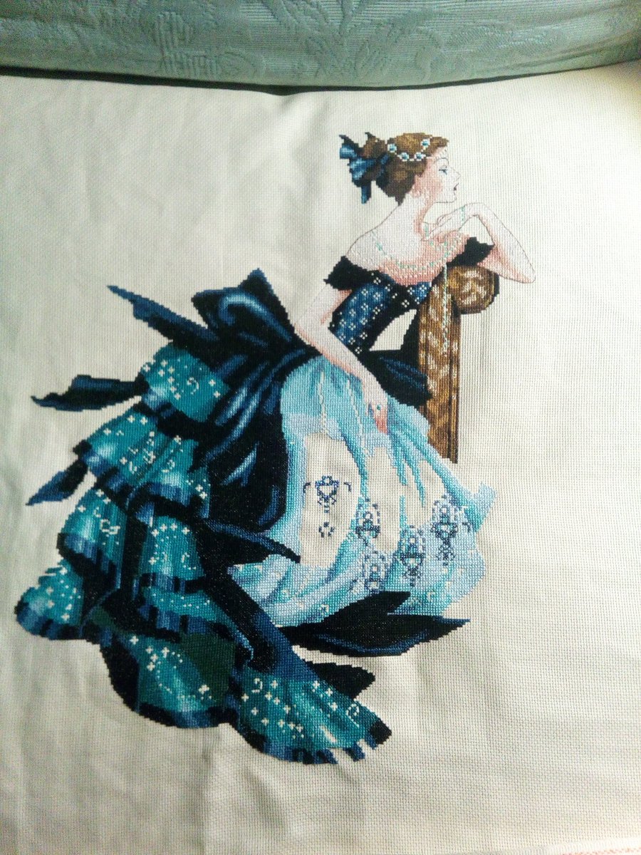 celtett's tweet photo. #CrossStitch #WIP #MirabiliaDesign: Portrait of Veronica day 35: saturday night stitching https://t.co/k2y54Pu2Jw