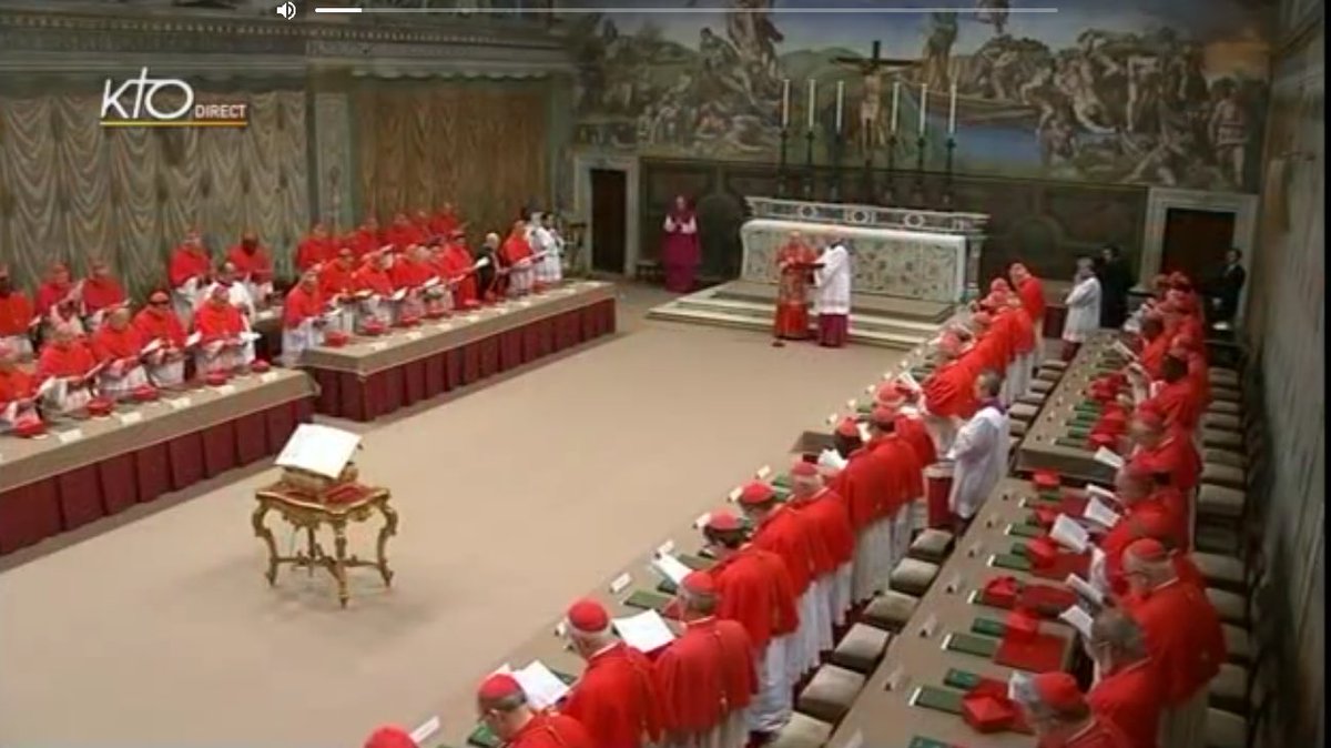 Il y a 4 ans, le 12 mars, dans la chapelle Sixtine, l'entrée en Conclave des cardinaux qui éliront le pape François (Vidéo - 2 min) C6s4tV-WkAAYSRh