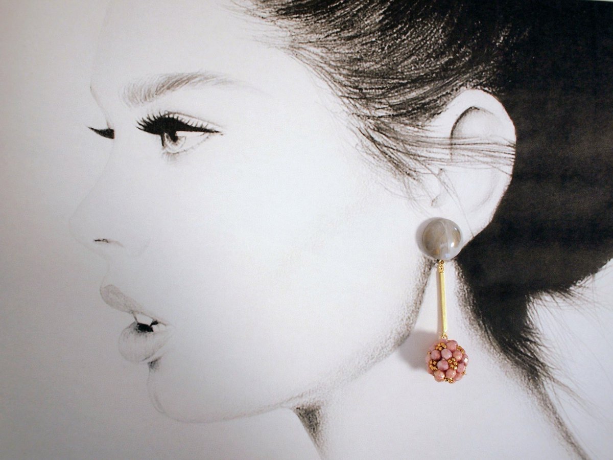 Twitter पर Lucadot Jewellery 私はプリンタしたモデルの絵の家にアクセサリーを乗せて写真をとります 写真 おすすめ ビーズ ビーズのアクセサリーの写真の撮り方 写真撮り方 ハンドメイド ハンドメイドアクセサリー ハンドメイド作品の撮り方