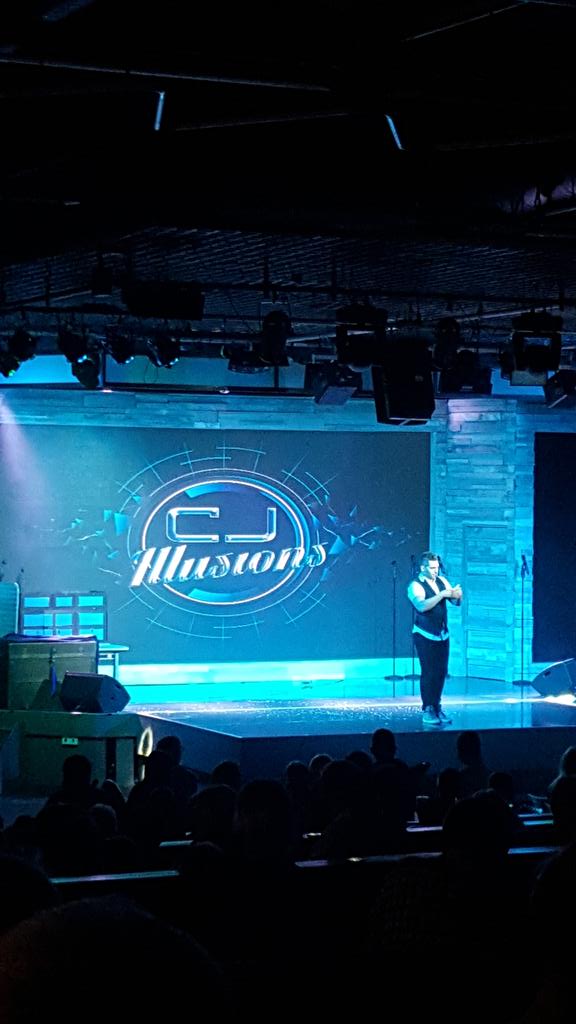claire_pavey78's tweet photo. @CJIllusions @Jamieh_1305  fantastic show last night #devoncliffs #bringon2017 #ownersweekend https://t.co/0iFFExn0ql