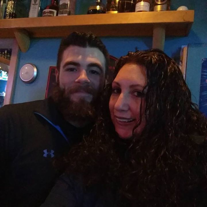 networkingAng16's tweet photo. Hanging out with the bartender making g drinks ladies love him
#drinks  #bartender #enjoyl… https://t.co/N7XzAkbXrU https://t.co/O4CLeGmLpX