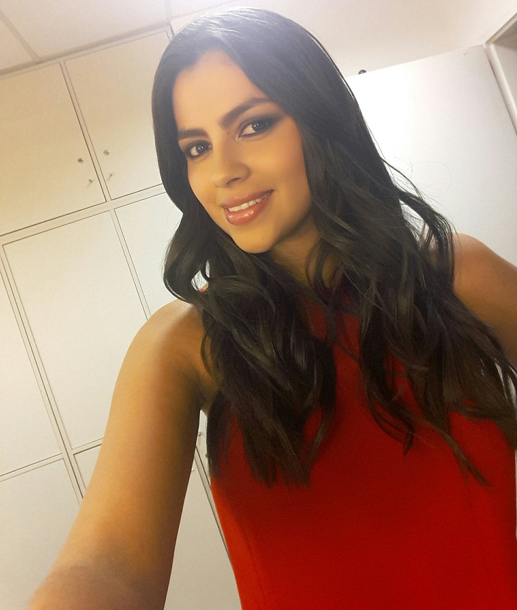 SheylaGarcia07's tweet photo. En mi hora feeeeeeliz y en mi oficina favorita #SportsCenter #ESPN #Argentina #BuenosAires https://t.co/IjMkrSPXMh