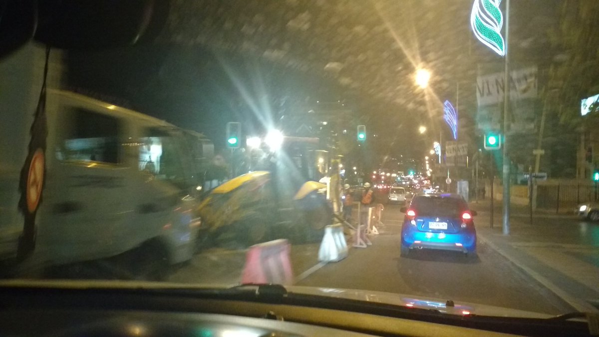 Andrese_Eduardo's tweet photo. @AlertaVR @sitiodelsuceso trabajos en Álvarez entre Con Schroders y A Santa pistas izquierdas ocupadas, #copergo - Esval en el lugar https://t.co/1ZjAwynYOd