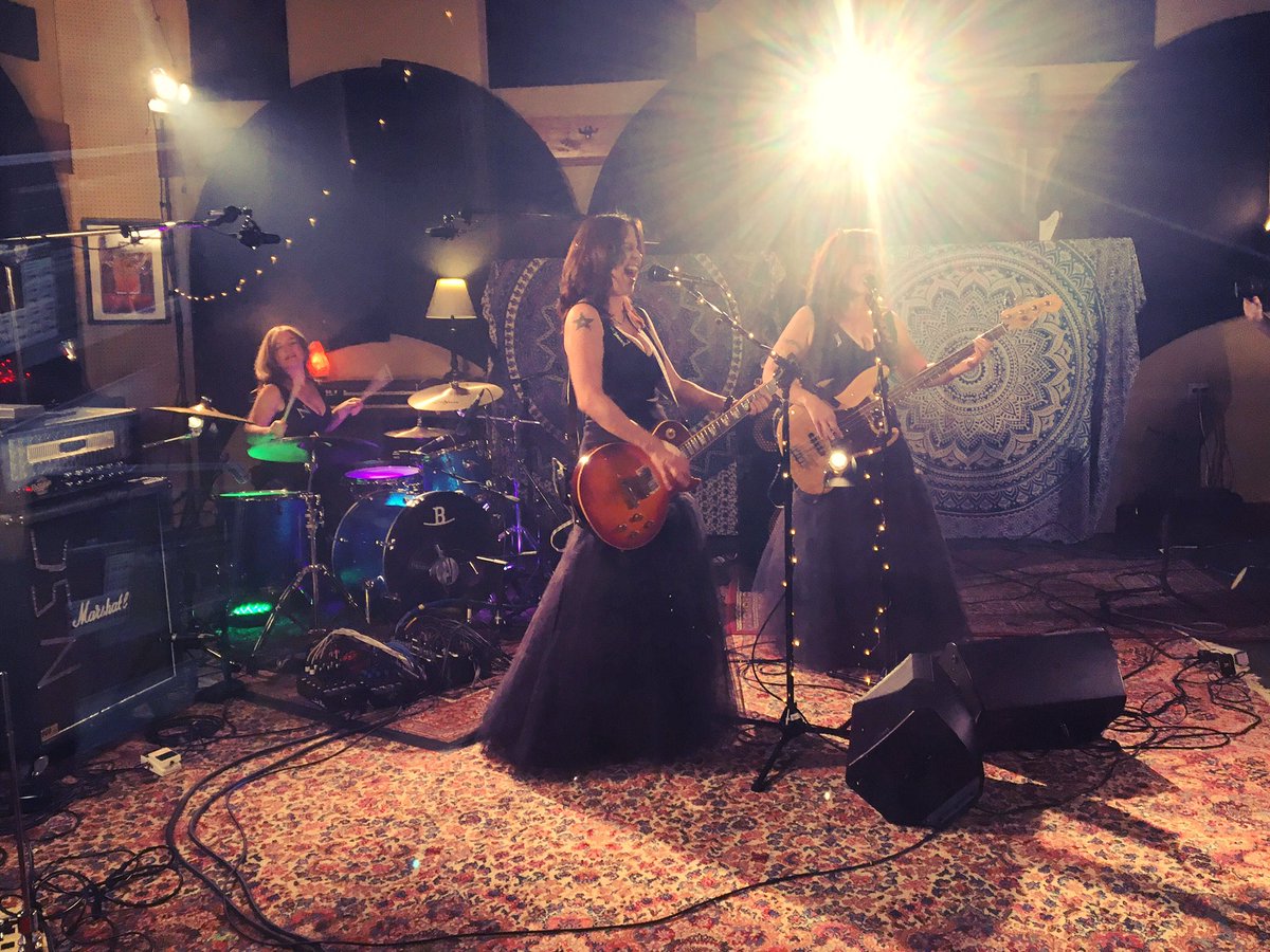 BlockOfJoy's tweet image. Taping @BadassBandsLA today at @BedrockLA w/ Dream Phases &amp;amp; @NoSmallChildren #losangeles #badassbands