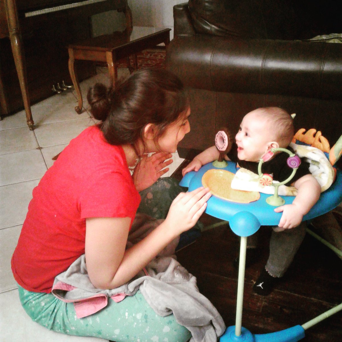 nasasete's tweet photo. Roman having fun w/ his cousin Nana😍😍 https://t.co/QBJUWpcS8N