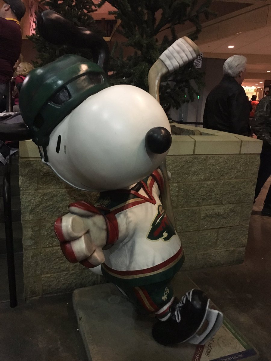 PeeshEh90's tweet image. @MattsRadShow Peanuts characters inside @XcelEnergyCtr