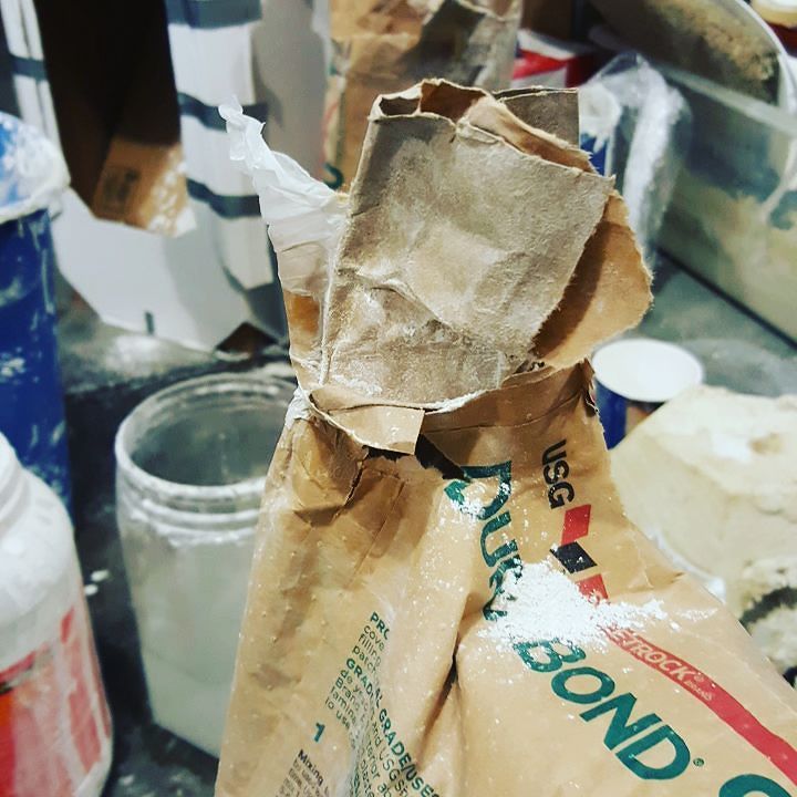 bmock's tweet photo. Almost opened a bag correctly.
#designdiscipline
Is that even the correct way?
#plaster https://t.co/Fgh9TFw1wc https://t.co/Wg6VjNVyNR
