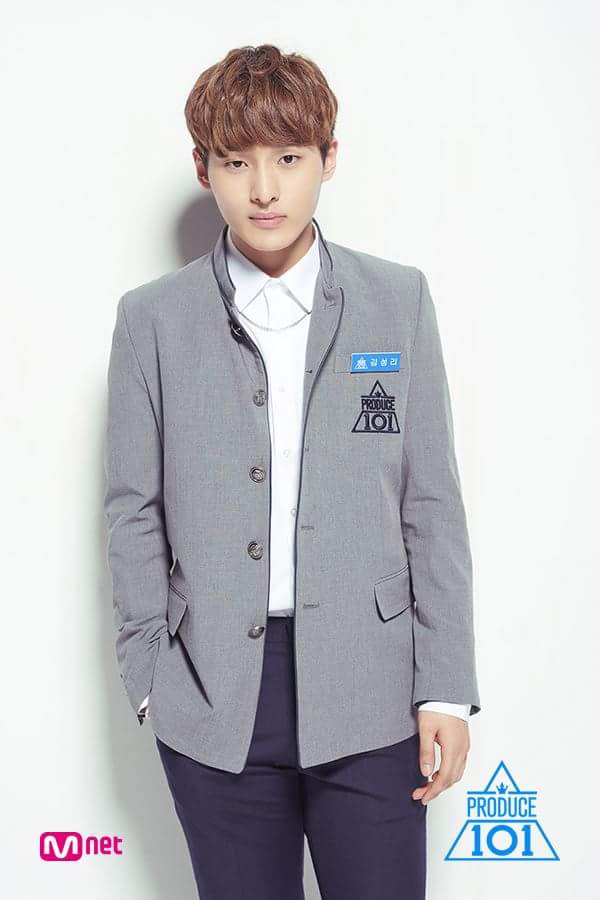 PALM_Palm2001's tweet photo. ชื่อ :  คิม ซองรี
ค่าย C2K Entertainment
อายุ 24 (เกาหลี)กรุ๊ปเลือด B ส่วนสูง 173 cm น้ำหนัก 61 kg
ระยะเวลาการฝึก 5 ปี 2 เดือน #PRODUCE101 https://t.co/pbWtKxeYFU