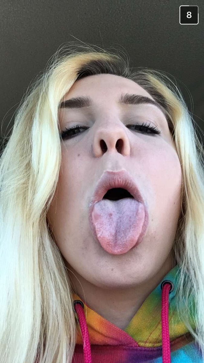mattdrizzy11's tweet photo. Here's a @lindsey_kernss in her natural habitat 😝😍 https://t.co/aK85wlliLI