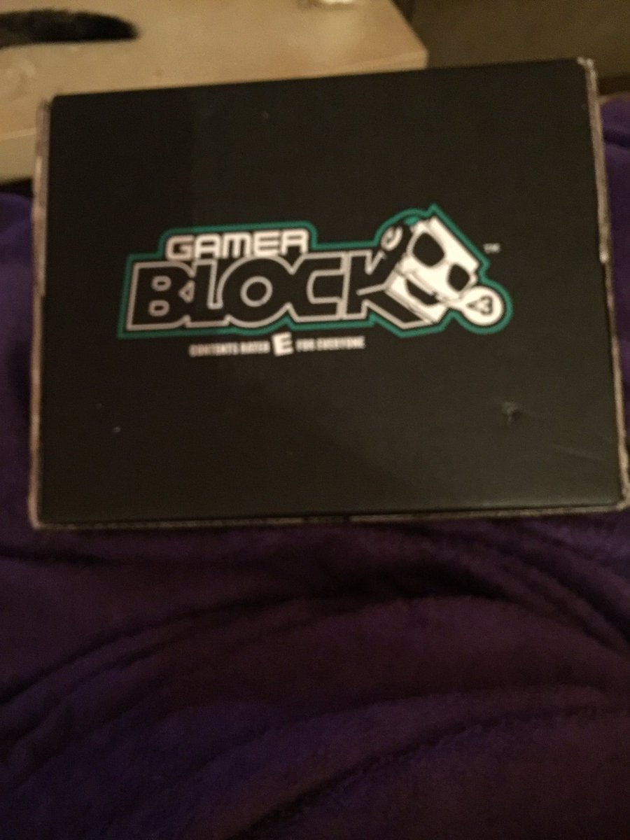 LizzyHedgehog's tweet image. Still the coolest shirt I gotten from #NerdBlock