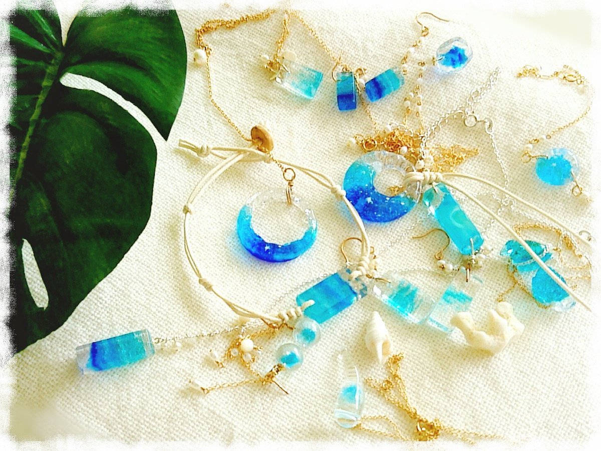 海色アクセサリー Yururu No Twitter 撮影の合間 碧たちが待機してる 笑 石垣島 Yururu 海色 夏 海 空 南の島 星の砂 女子旅 ビーチ 離島 Beach Okinawa ガラス ガラスアクセサリー おみやげ プレゼント 癒し クラニオ 海色ガラス T Co