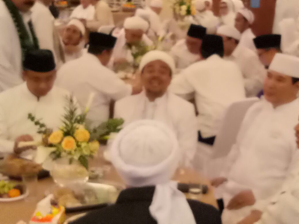 saiful_mujani's tweet photo. Yg satu kriminal dan dipenjara, yg kedua sedang berurusan dg polisi, yg ketiga? Teman saya yg berpolitik secara tidak patut. https://t.co/M2kbw7xFzg