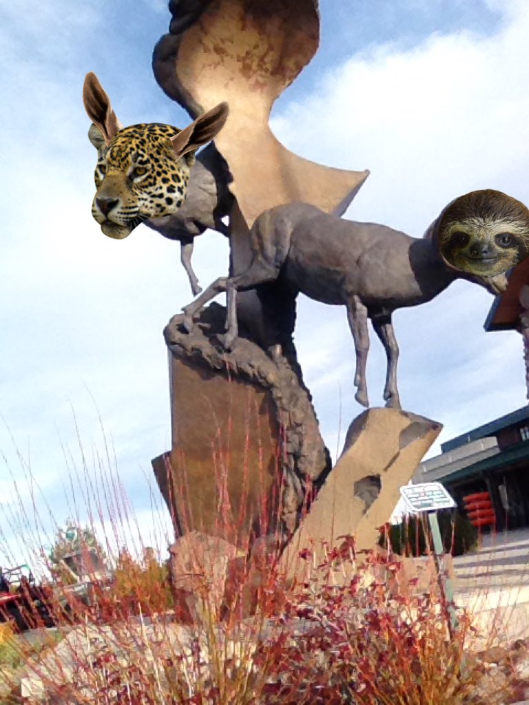 PoopidyJ's tweet photo. How the heck do you make a statue like that https://t.co/2RW0p3zPsk