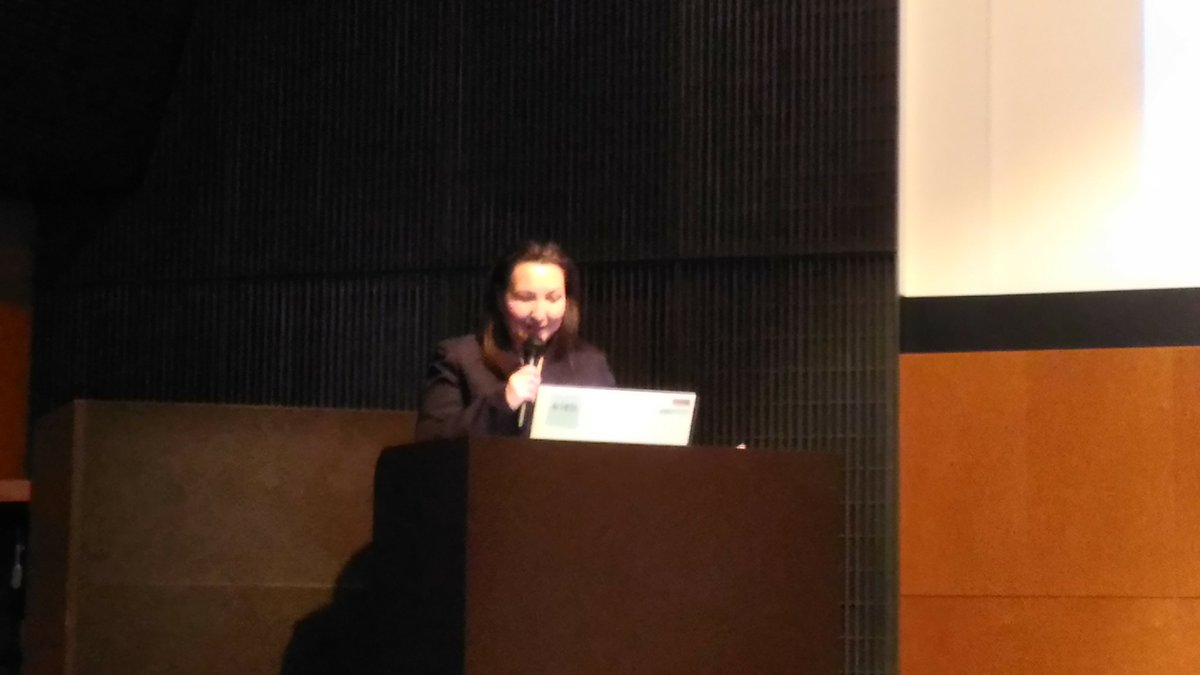 shigeomix's tweet photo. ハーバード大学アッシュセンターのクリスティーナ・マルシャンさんによる講演、「地方自治体のイノベーション推進」と題した米国行政イノベーションアワードおよびその成果のご紹介が始まりました。米国における30年にわたる歩みと注目の具体例をお聞かせいただきます。 #COG2016 https://t.co/VgegjJwhf5