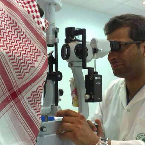 ادارة المستشفى تعلن عن انضمام الدكتور عبدالله ابوبكر استشاري طب العيون  والليزك وزراعة القرنية للكوادر الطبية بمركز العيون #نجران_آلان