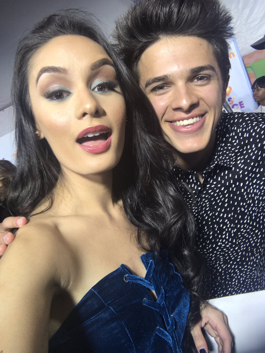 thealexisjoy's tweet photo. Such a blast interviewing the fantastic @BrentRivera today @Nickelodeon #KidsChoiceAwards! We talked all about #AlexanderIRL! πβ¨π https://t.co/QPDZHSMnxG