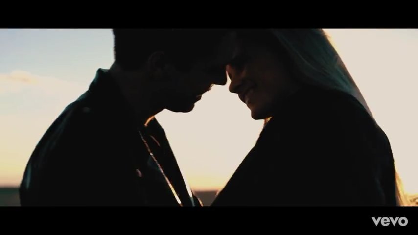 TeamJohannCol's tweet image. Y antes de dormir escuchamos 
🎧🎶 #PrettyGirl 
🎧🎶 #ThisOneIsForYou 
🎧🎶 #Tiralo y 
🎧🎶 #TiraloRemix 
💃💃💃💃
Y es que todas estan buenisimas 👌👌👌👌