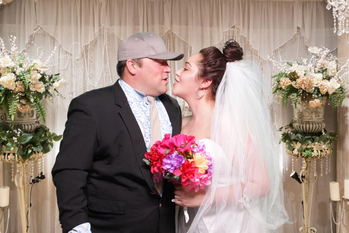 IGMIVjk's tweet photo. Pucker up, buttercup! #igmivjk #grandbazaarlv #lasvegasnv https://t.co/MsySVr7jQ9