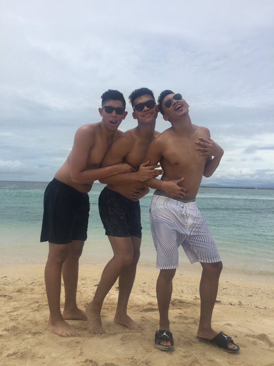 aljonmariano's tweet photo. Kayo na bahala samin! Pasensya sa mga kumakain! Pawang propesiyonal lang po ang gumagawa nito haha 😂😂😂✌🏽✌🏽✌🏽 @Kevferrer @ScotThompson06 https://t.co/KGc92jyIdC