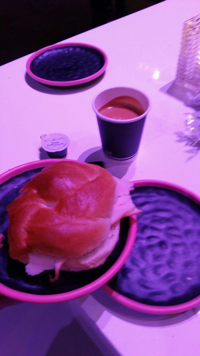 rubenlalau's tweet photo. Lunchtijd #jongcon17 https://t.co/9i0sbmJu6q