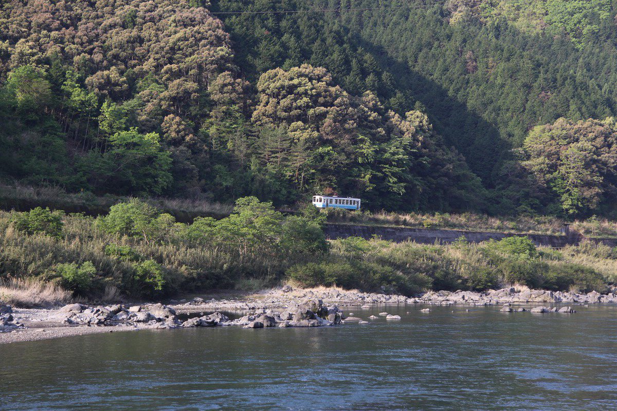 wecelnimo's tweet image. Good Morning! It's the end of the week -  be proud of yourself that you made it through it! #TrainTwitter