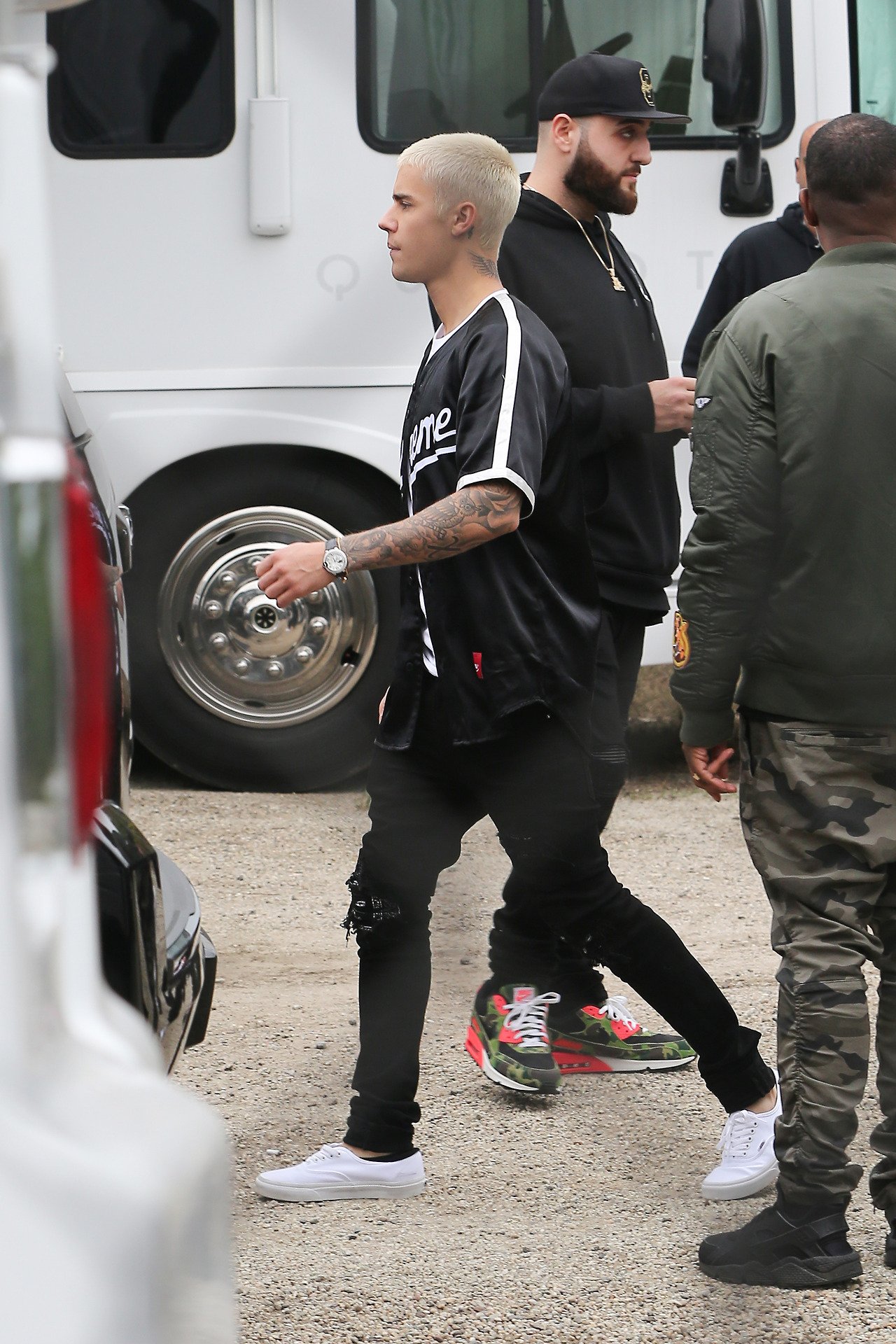 Bieber Clothing on X: Justin in Malibu (February 27) wearing a SUPREME  jersey and t-shirt, AMIRI jeans, VANS shoes and a CARTIER watch.   / X