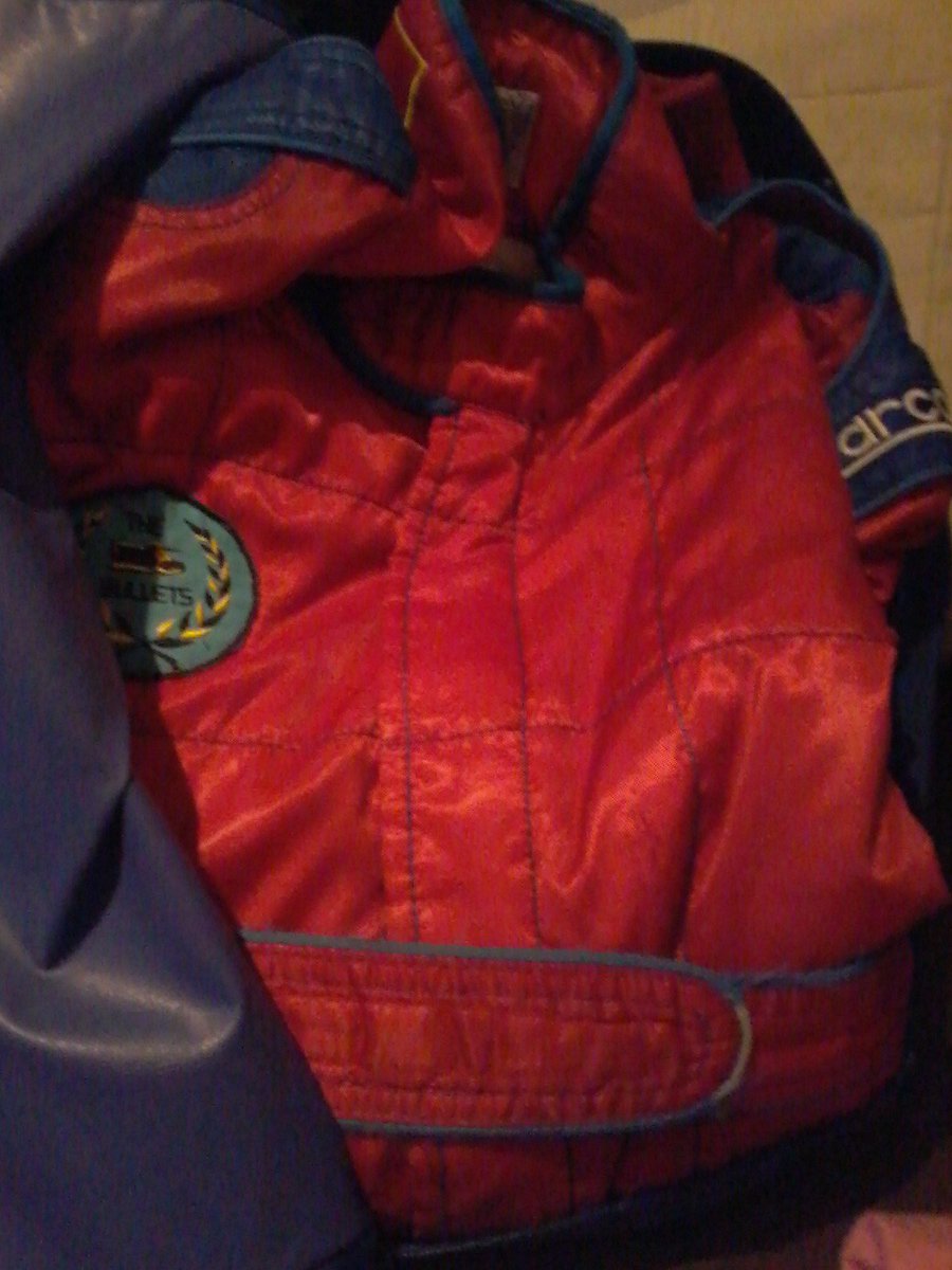 TheBulletsRT's tweet image. Buenos dias y feliz domingo de carreras!!
Hoy en el menú @KartingAB con el 2º GP del @CKRC_KARTING.
Nuestros pilotos preparados para correr!