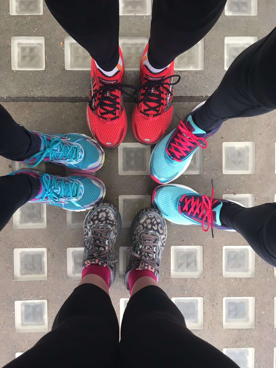 FitBits_'s tweet photo. Reppin' @Brooksrunninguk at the @runbrighton long run 🏃🏼‍♀️🏃🏼#ukrunchat #runhappy https://t.co/WPK5nN6G0E