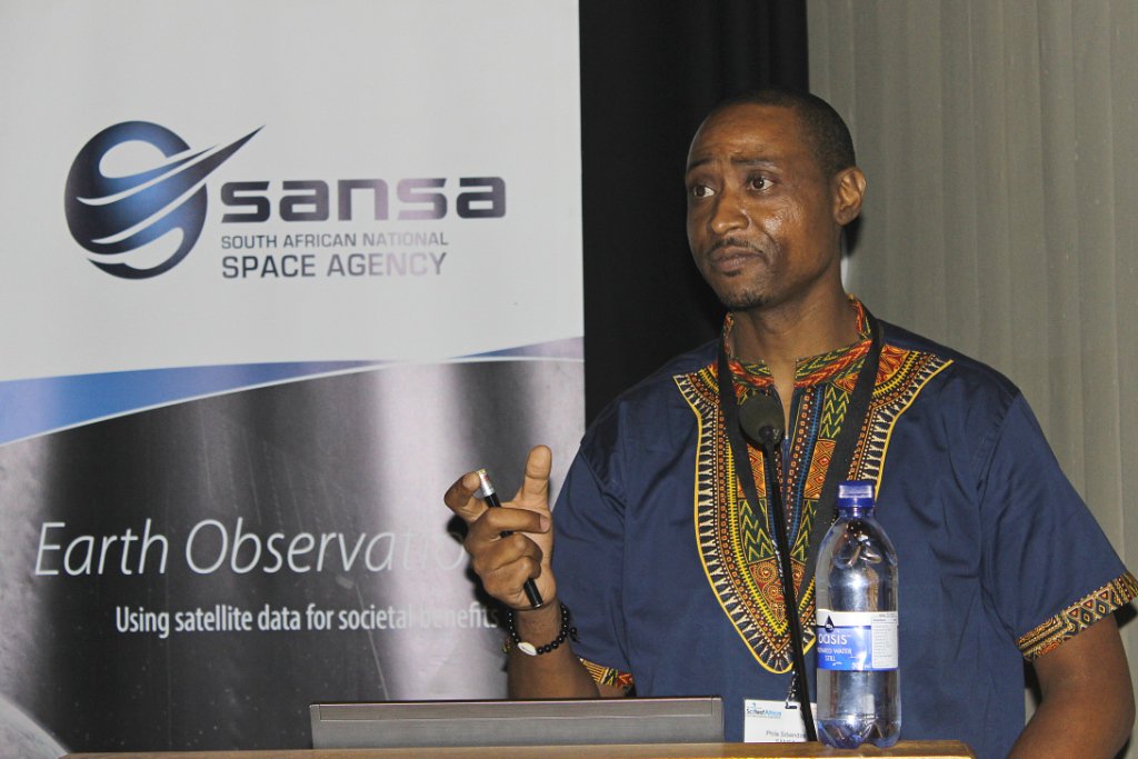 GhtScifest's tweet photo. @SANSA7 Phila Sibandze during his lecture on the journey of a satellite #tourdescience #scifestAfrica https://t.co/VBTKXSzuaC
