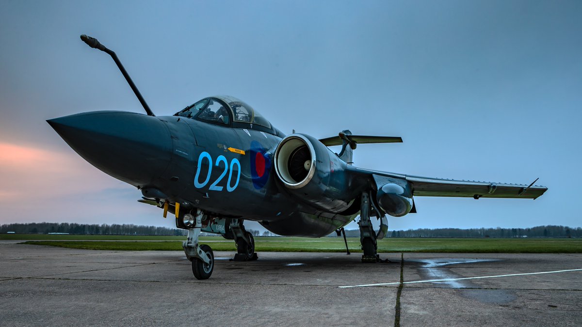 TSO464's tweet photo. The Buccaneer Aviation Group's Buccaneer S.2B XX894. @TLEPhotos @BruntyCWJ @BuccaneerGroup #avgeek https://t.co/qJph4Y9j9t