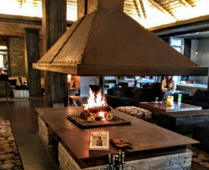 Merveilleux hôtel est #ValDeNeu luxe simple où tous les détails sont soignés. Ne manquez jamais le #SPENDINmagazine <a href="/itxaso1970/">Itxaso Elorduy</a> <a href="/valdeara/">arantxa montero</a>