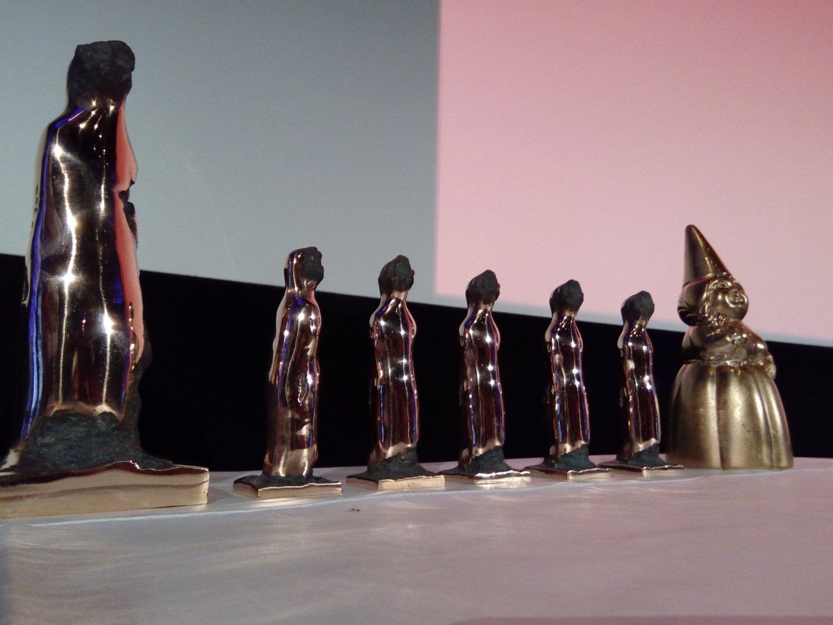 TampereFilmFest's tweet photo. Palkintopöytä on katettu, voittajat julkistetaan klo 12 alkaen Plevna 1:ssä! #TREFF2017 https://t.co/lkQoIXfyXN
