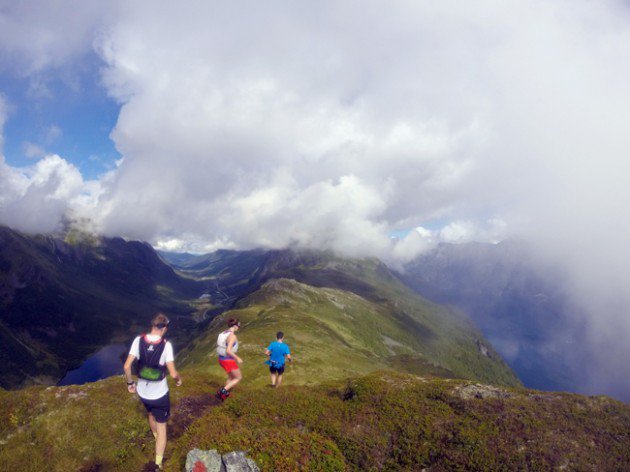 CdMSpain's tweet photo. Motivos para correr por la montaña acompañados https://t.co/UY3wRlwKD4 https://t.co/hLfSrEnVGb