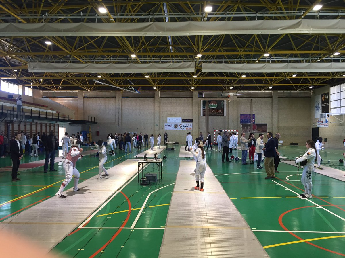 FAEsgrima's tweet photo. Segunda jornada en Utrera ind y cad III COPA DE ANDALUCÍA #fencing #esgrima #scherma #escrime #esgrimaandaluza https://t.co/NRXkUoWlAb