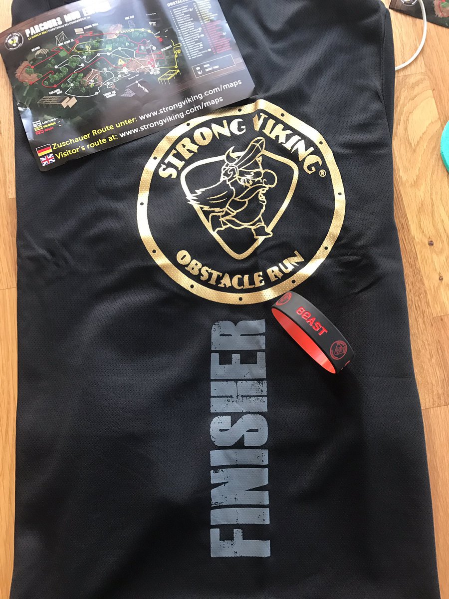 TotoWTM's tweet photo. #StrongVikings #MudEdition #finisher #fürstenau. https://t.co/c4nOMWy5HY