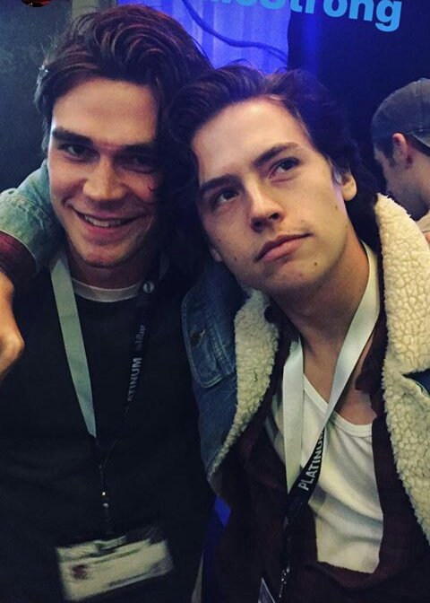 goldenhourIy's tweet photo. can u believe kj and cole invented being cute https://t.co/cqDlrsUjgl