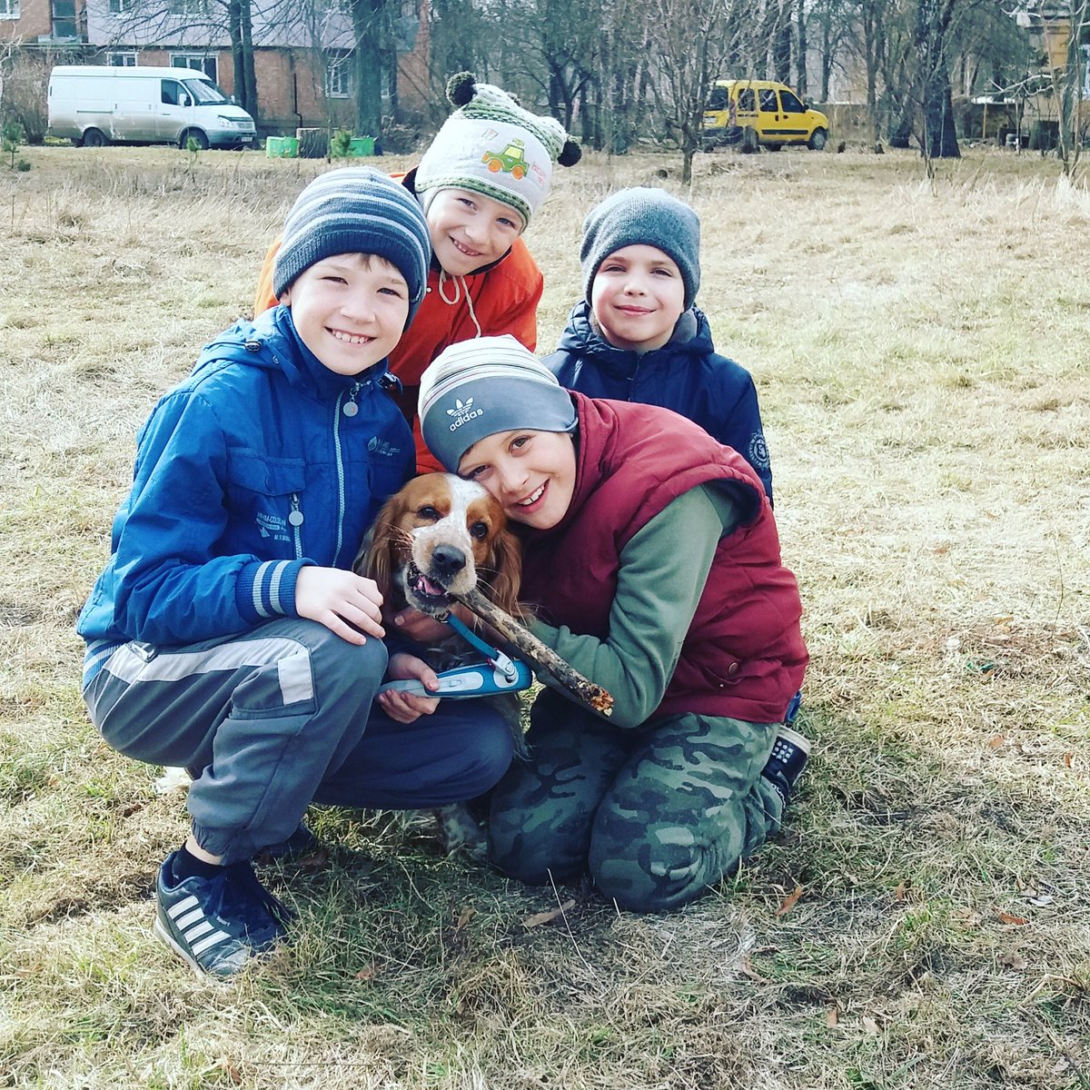 JLewkiwska's tweet photo. Диалог сегодня: - Юля, я вырасту и п��дарю Вам розу! - Ок, я это запомню! - Лучше забудьте, потом ��юрприз будет! https://t.co/VZkgfNqIL3