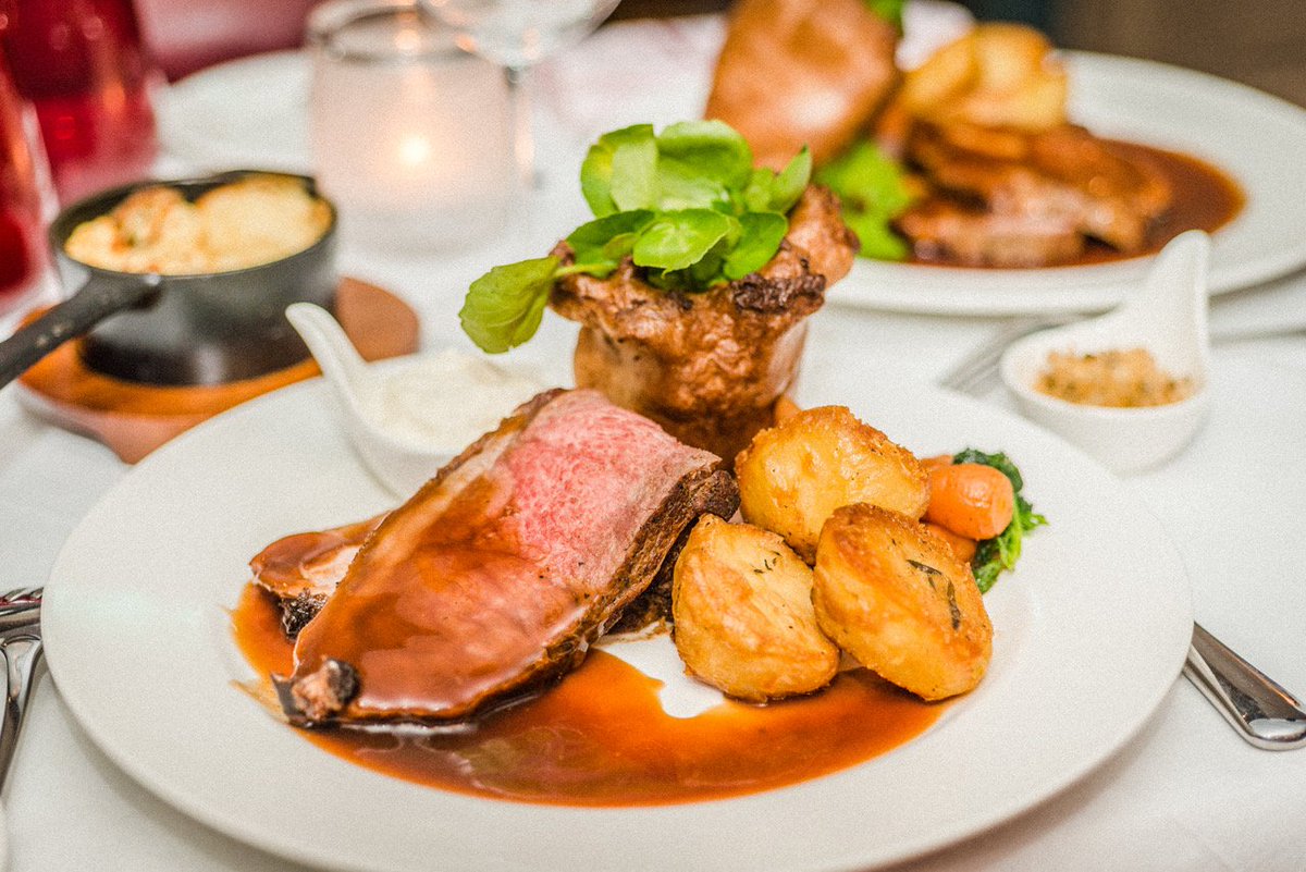 We've got The Sunday Roast on the menu today with all the trimmings! In the Tavern <a href="/KingStTownhouse/">THGExperience</a>  Call 01616670707 to book #manchester