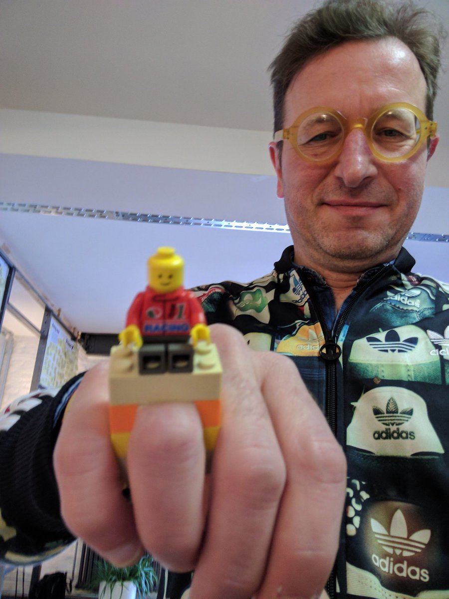 elgreco66's tweet photo. Built a digital signage ring out of Lego at #ttcdesignjam in Berlin https://t.co/6Z690eDjaM