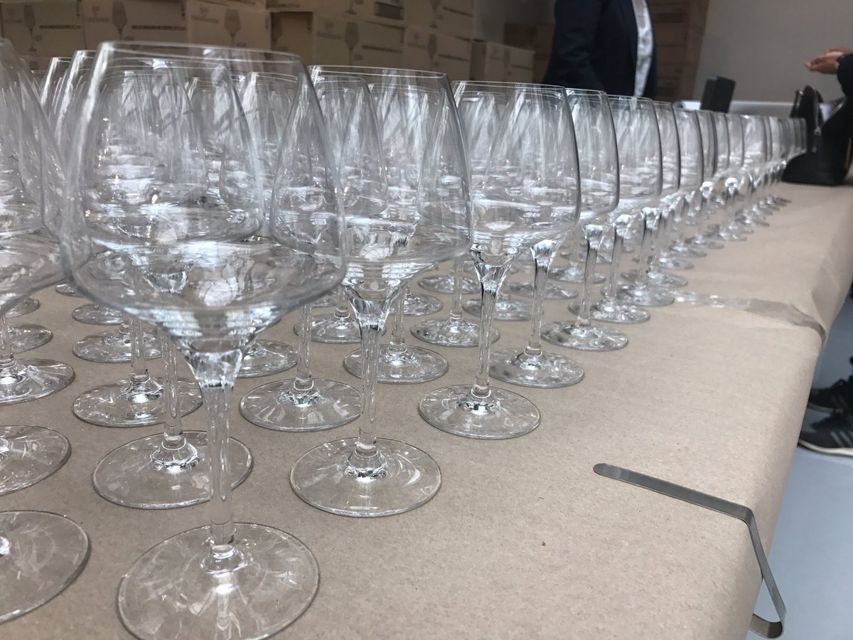 And we're off! Don't forget to pop down your deposit for a glass as you come in. #rawwinefair