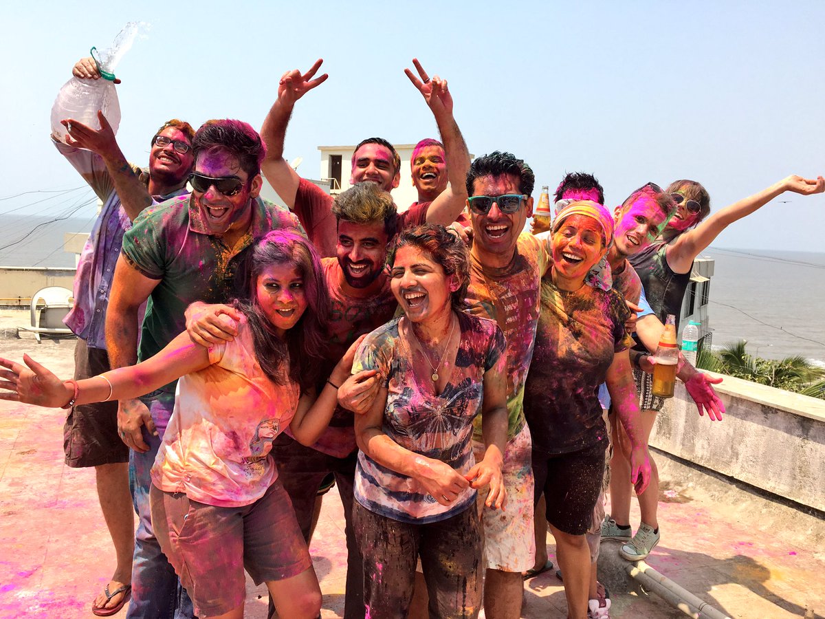 Wishing friends \u0026 family a very happy Holi! Pics from Holi 2016 in Bombay.  🌈🇮🇳, image size:1200x900
