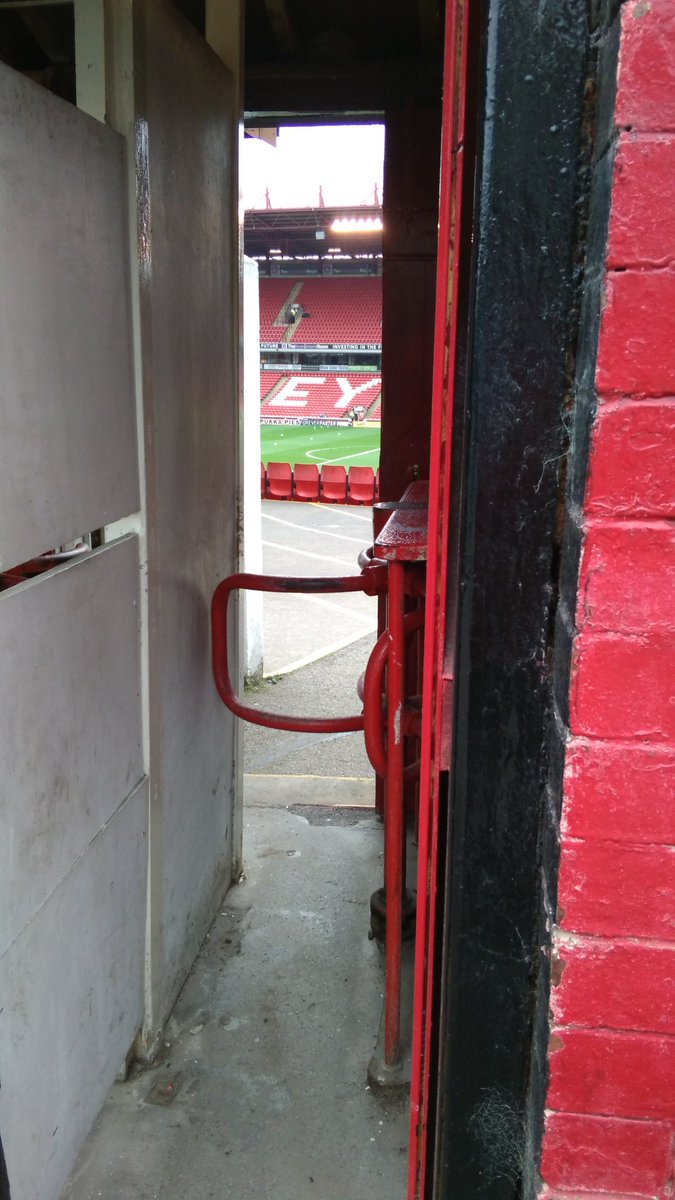 dolmiobloke's tweet photo. #barnsleyfc #bfc #springtime #oakwell @bfc_official @BFC_Memories @ https://t.co/upf3t5w4Hr