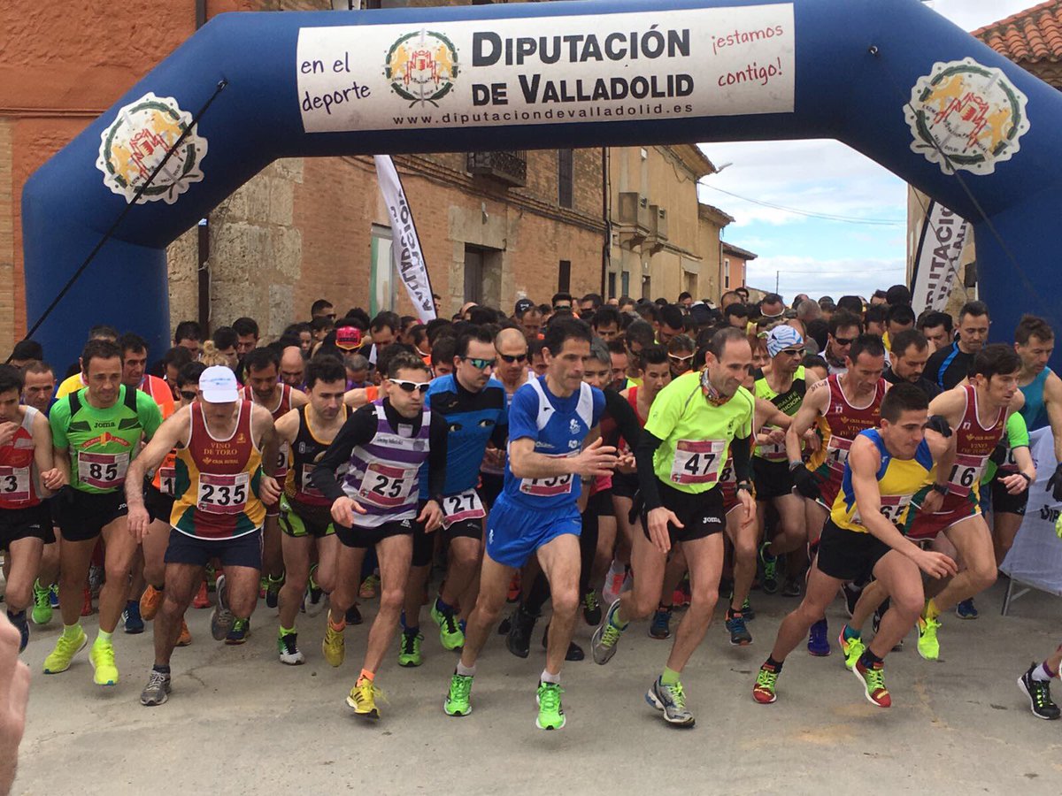 circuito5leguas's tweet photo. Imágenes de la salida #cincoleguas2017 primera prueba en Banafarces. Y comenzamos con una gran participación !! https://t.co/rNFHXQnxv0