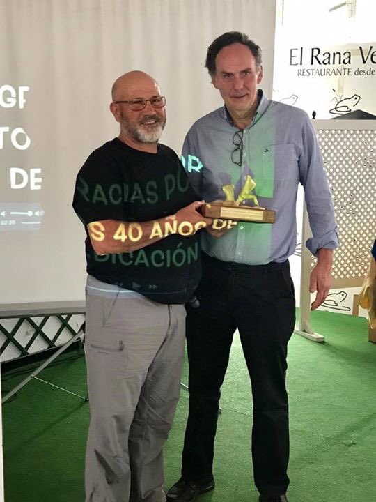 Homenaje a Cobos. 40 años dedicado al #Piragüismo. 40 años formando campeones. Enhorabuena amigo y gracias por tu trabajo. <a href="/Ayto_Aranjuez/">Ayto. Aranjuez</a>